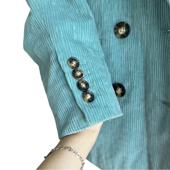 J.Crew Nalya double-breasted blazer in a light blue corduroy fabric Size 4 - Picture 3 of 14